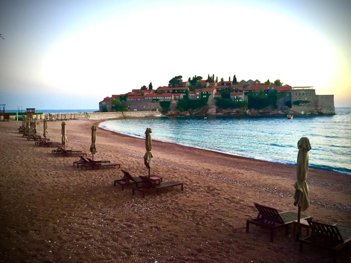 Sound Of The Sea Apartment Свети Стефан Екстериор снимка